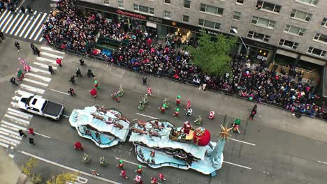 El-Famoso-Desfile-Del-Día-De-Acción-De-Gracias-De-Macy&#39;s-En-La-Ciudad-De-Nueva-York
