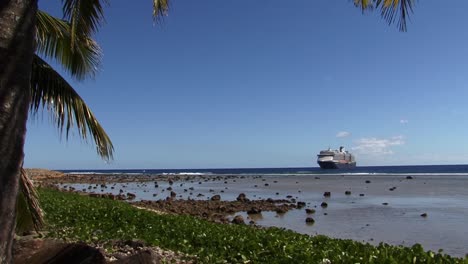 Kreuzfahrtschiff-Besucht-Rarotonga,-Cookinseln