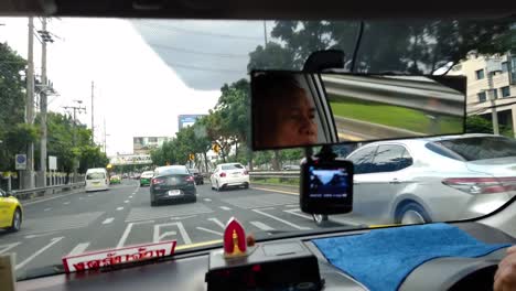 Taking-the-taxi-in-Bangkok-during-the-rush-hour-can-be-a-horrible-experience