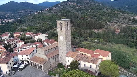 Iglesia-Romana-De-Santa-Rita-Da-Cascia-En-La-Provincia-De-Florencia,-Edad-Medieval