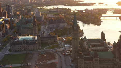 Parliament-Hill-Ottawa-Kanada-Antenne-Goldene-Stunde