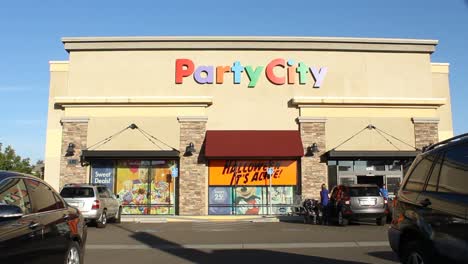 Party-City-Store-Establishing-Shot-Straight-On