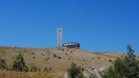 Monumento-Del-Partido-Comunista-Búlgaro-En-El-Pico-Buzludzha,-Bulgaria
