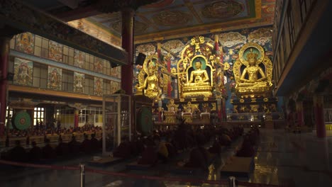 Buddhist-Monastery-and-Monks-Praying