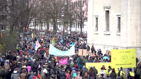 Umweltdemonstration-In-Der-Deutschen-Stadt-München-Zum-Schutz-Des-Planeten