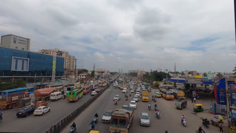 Timelpase-Del-Tráfico-De-Bangalore-En-El-Cruce-De-La-Fábrica-De-Estaño