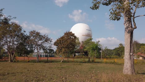 Wide-Shot-of-Air-Balloon