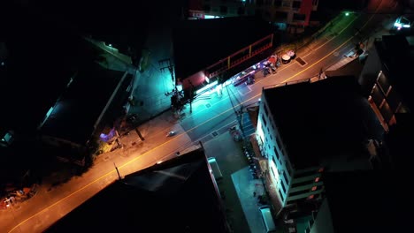 Antena-Noche-Iluminada-Ciudad-Vista-Pathong-Tailandia-Carretera-Horizonte