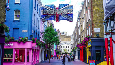 Londres,-Inglaterra,-Circa:-Zona-Comercial-Timelapse-En-Carnaby-Street-En-Londres,-Inglaterra