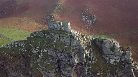 Draufsicht-Auf-Die-Felsformation-Aus-Dem-Tal-Der-Felsen-Im-Norden-Von-Devon,-England-Bei-Tageslicht