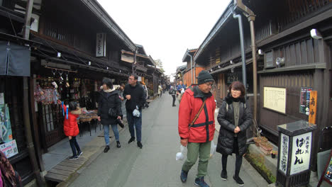 Kyoto-Japón,-Circa:-Timelapse-Caminando-En-El-Pequeño-Kyoto-En-Takayama,-Japón