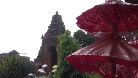 One-of-the-gates-to-the-Klungkung-Palace-and-Kertha-Gosa-Pavilion