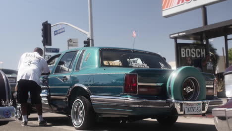 Lincoln-Town-Car,-Lowrider-Hydraulics,-Shocks