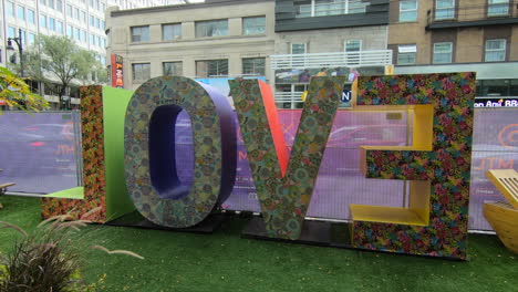 Banner-De-Amor,-Arte-Callejero,-Decoración-De-San-Valentín,-Diseño,-Ilustración,-Concepto-De-Signo-Gráfico,-Arte-De-Letras-Creativas,-Artístico,-Cultura