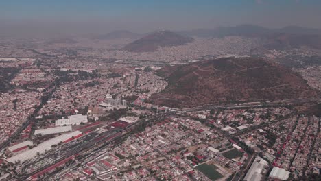 The-end-of-Mexico-city-by-the-north,-very-polluted