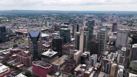 4K-Aerial-View-of-Downtown-Nashville,-Tennessee