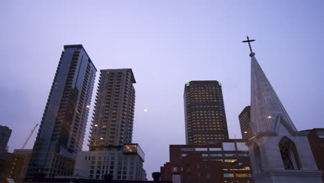 Timelapse-De-Edificios-En-El-Centro-De-Montreal-Desde-La-Vista-De-Un-Hotel