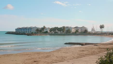 Las-Fuentes-Strand-Und-Hafenhäuser