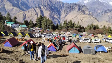 This-is-the-atmosphere-of-Mount-Prau-which-is-being-crowded-with-people-to-camp