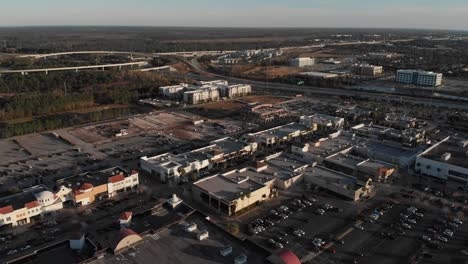 Saint-Johns-Town-Center-Shops-and-J-Turner-Butler-Blvd-in-Jacksonville,-Florida-During-Sunset