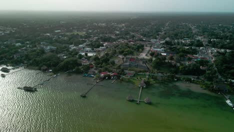 The-Bacalar-Lagoon-in-Quinatana-Roo-mexico