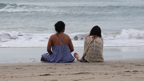 Visitor-activities-at-double-six-beach-in-the-late-afternoon,-Bali,-November-25,-2020