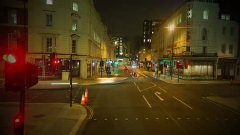 Hiperlapso-De-Las-Calles-De-Londres-Por-La-Noche-Desde-Un-Autobús-De-Dos-Pisos