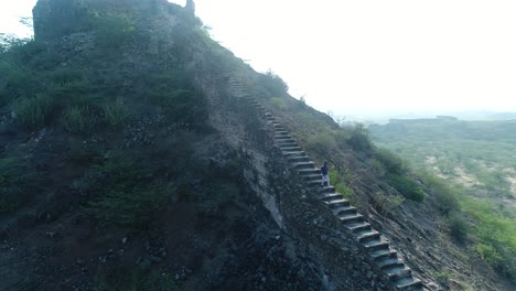 La-Gran-Muralla-Es-El-Símbolo-Universal-De-China,-Dice-Un-Dicho-Famoso,-El-Que-Nunca-Ha-Estado-En-La-Gran-Muralla-No-Es-Un-Verdadero-Hombre,-4