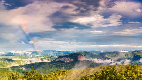 Regenbogen-In-Wolken-über-Blue-Ridge-Mountains-North-Carolina-Cinemagraph