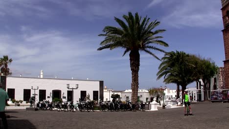 Plaza-Mayor,-main-square-of-Tequise-on-Lanzarote,-Spain