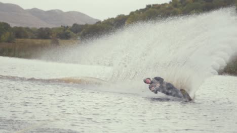 Slalom-water-ski-skid-out-fall-Slow-Motion