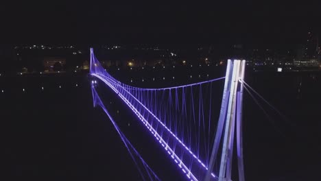 Vuelo-De-Drones-Sobre-Un-Puente-Iluminado-Con-Led-En-Osijek---Croacia