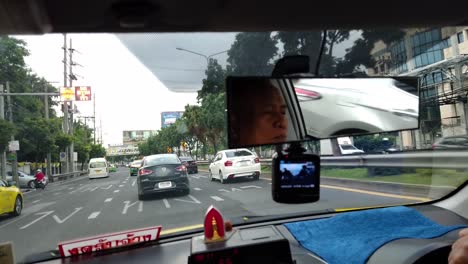 Taking-the-taxi-in-Bangkok-during-the-rush-hour-can-be-a-horrible-experience