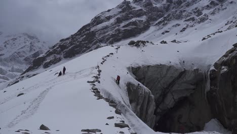 Himalaya-Bergsteiger-An-Den-Eisberggipfeln-Des-Himalaya