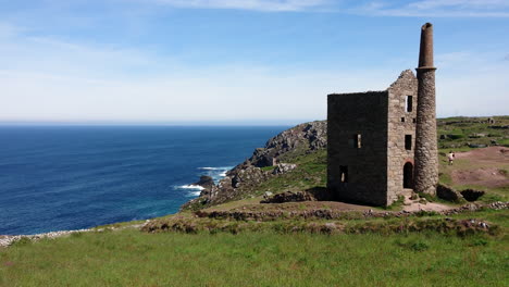 Tourists-at-Poldark-famous-tin-and-copper-mine-location-known-as-wheal-leisure