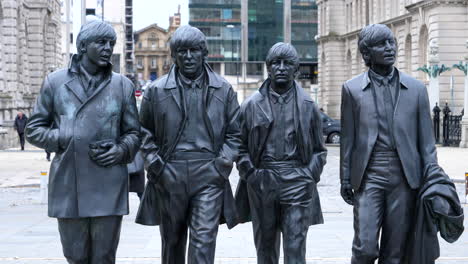 Detail-Der-Beatles-Statue-In-Liverpool.-Handheld