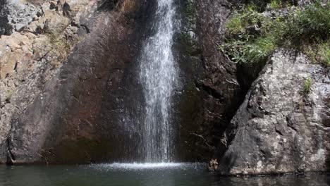 Pego-waterfall-in-Penha-Garcia,-Portugal