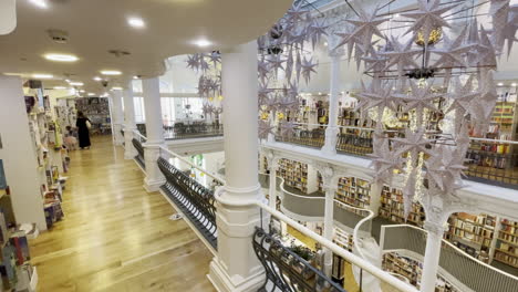 Carturesti-Library-interior,-Old-Town,-Bucharest-Romania