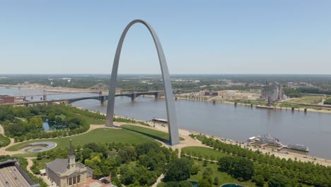 Erstaunliche-Luftaufnahme-Des-Gateway-Arch-In-St