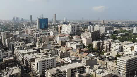 Luftaufnahme-Der-Skyline-Von-Karachi-Während-Des-Tages