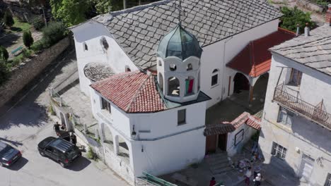 Vista-Aérea-Del-Pueblo-De-Yavrovo-En-Las-Montañas-Rodope