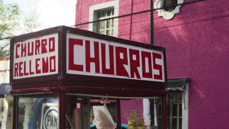 Ein-Churros-Streetfood-Verkäufer-In-Mexiko-Stadt