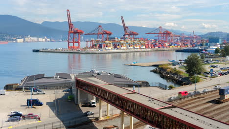 Timelapse-De-Vehículos-Y-Autobuses-Marítimos-Desde-La-Estación-Frente-Al-Mar-En-El-Centro-De-Vancouver,-Bc,-Canadá