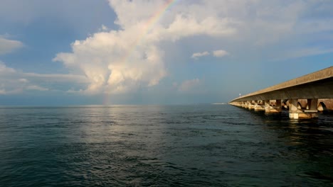 Blick-Auf-Eine-Brücke-An-Den-Florida-Keys