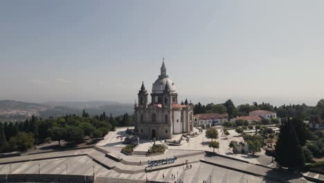 Visitors-outside-Sameiro-Sanctuary-on-sunny-summer-day,-Braga,-Portugal