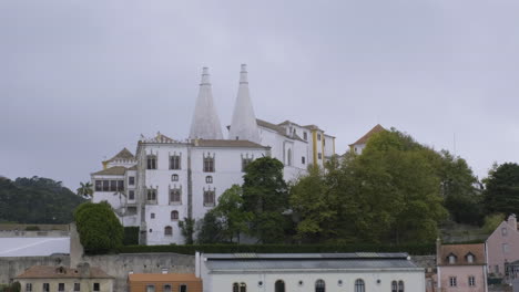 Nationalpalast-Von-Sintra,-Erhaltene-Mittelalterliche-Königliche-Residenz-In-Sintra,-Lissabon,-Portugal