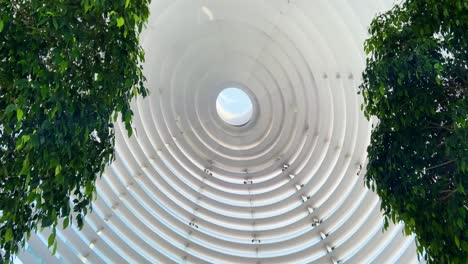 Oculus-Decke-Des-Kugelförmigen-Glaskuppelgebäudes-Des-Apple-Store-In-Marina-Bay-Sands-In-Singapur