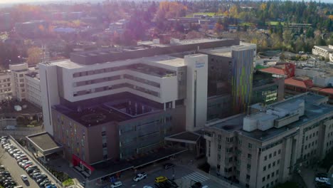 Vista-Aérea-Del-Hospital-Infantil-De-Columbia-Británica,-Centro-Médico-Pediátrico-En-La-Ciudad-De-Vancouver,-Canadá