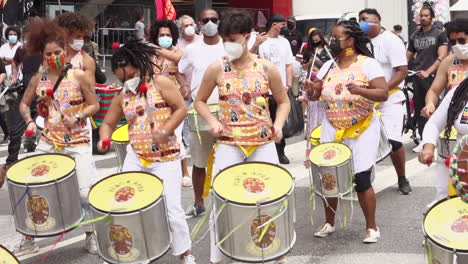 Bloco-Afro-E-Di-Santo-Trommler-Feiern-Den-Black-Awareness-Day-In-Brasilien