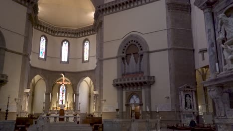 Innenraum-Und-Architektonische-Details-Der-Kathedrale-Von-Florenz-Auf-Dem-Duomo-Di-Firenze,-Italien,-12.-Januar-2022
